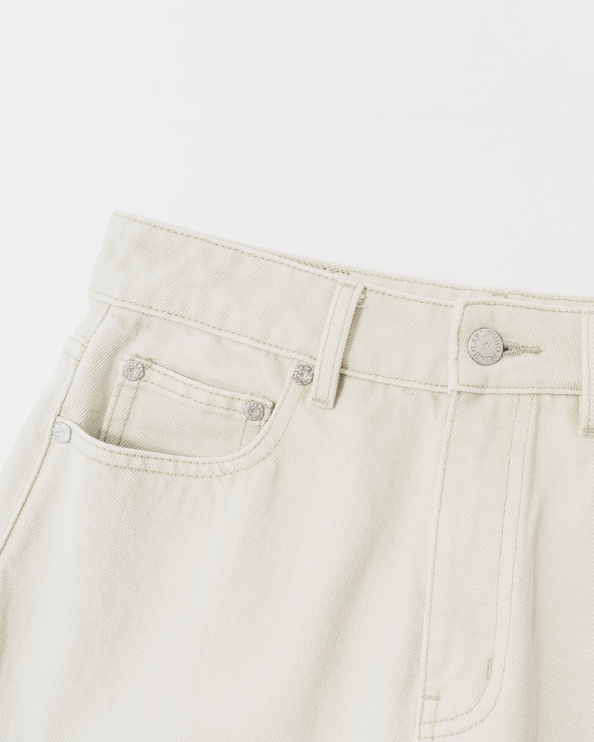 Curved-Leg Jeans – Textured Cotton
