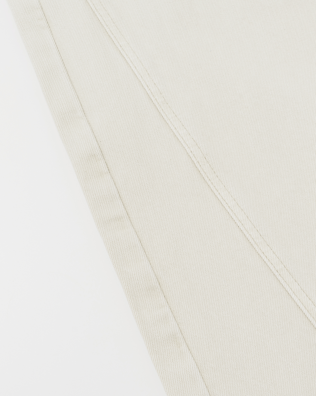 Curved-Leg Jeans – Textured Cotton