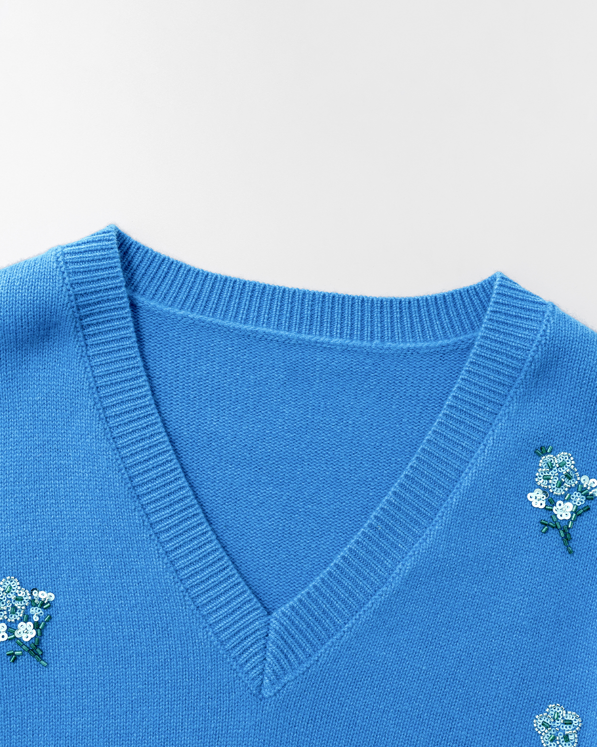 Meconopsis -Beaded V-Neck Pullover – Wool Blend