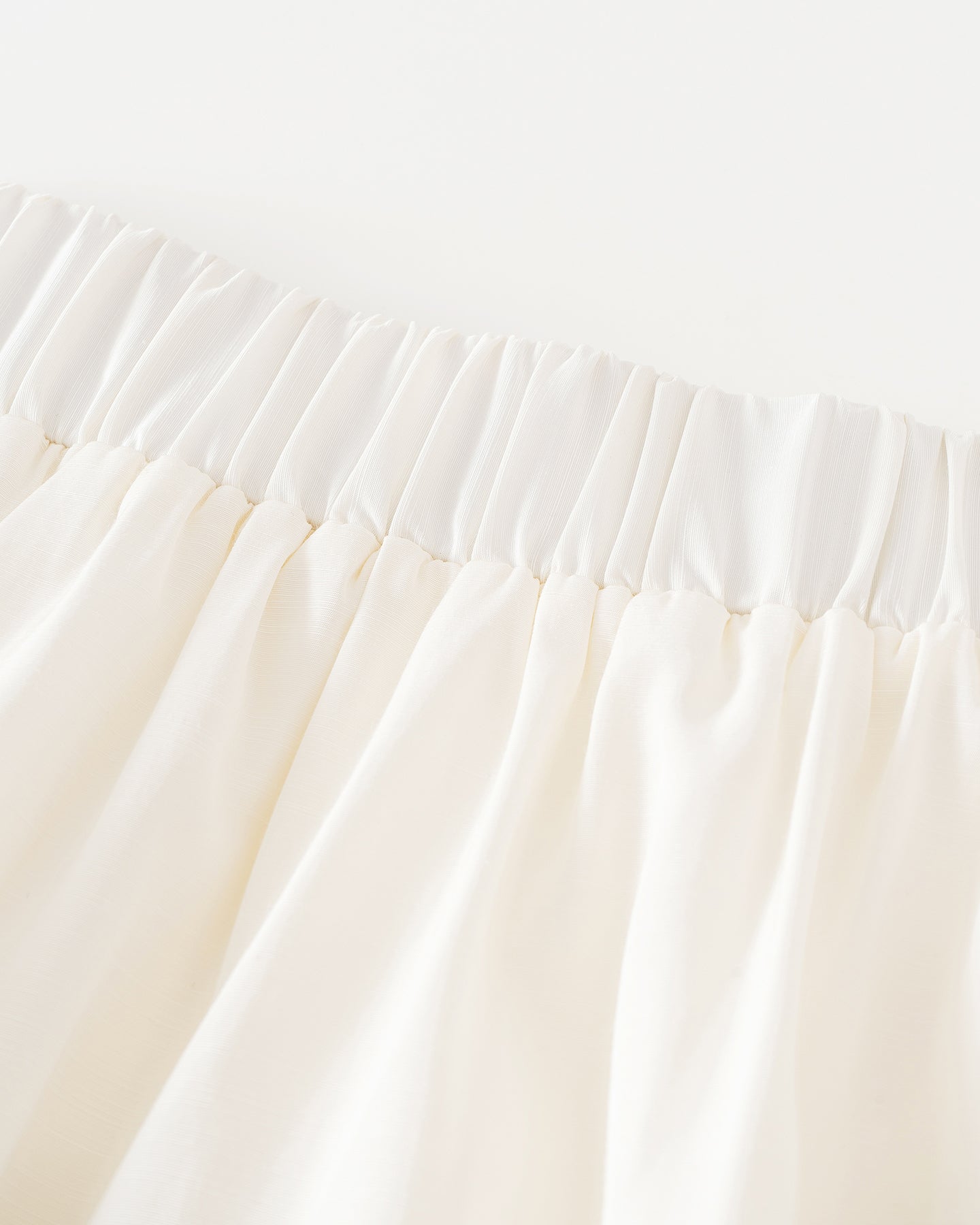 Mulberry Silk-Blend Pleated Sleeveless Vest