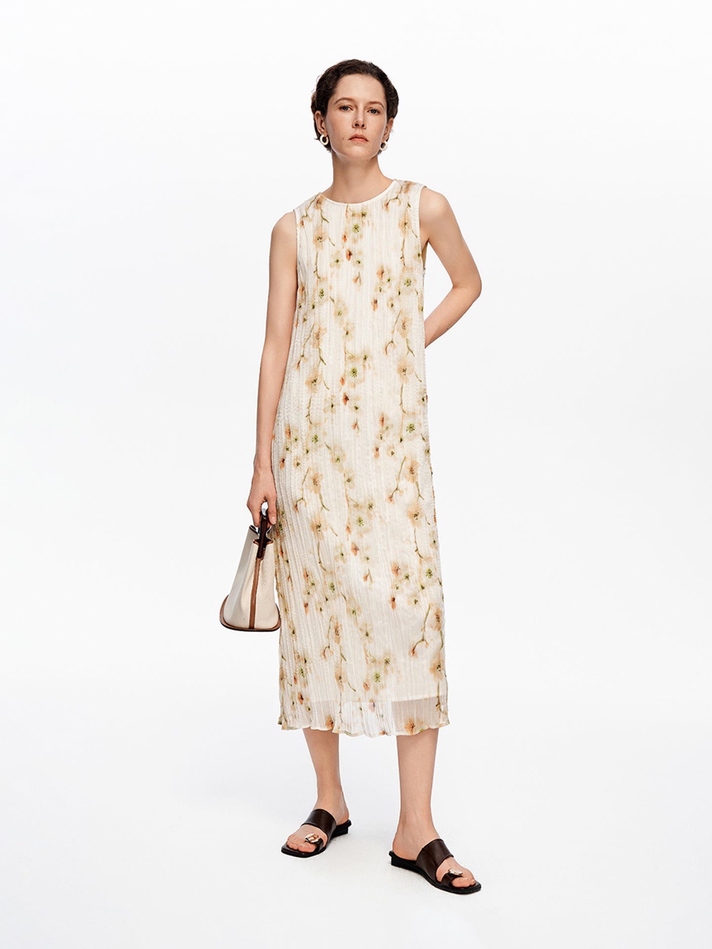 Vacation-Style Sleeveless Dress with Begonia Print