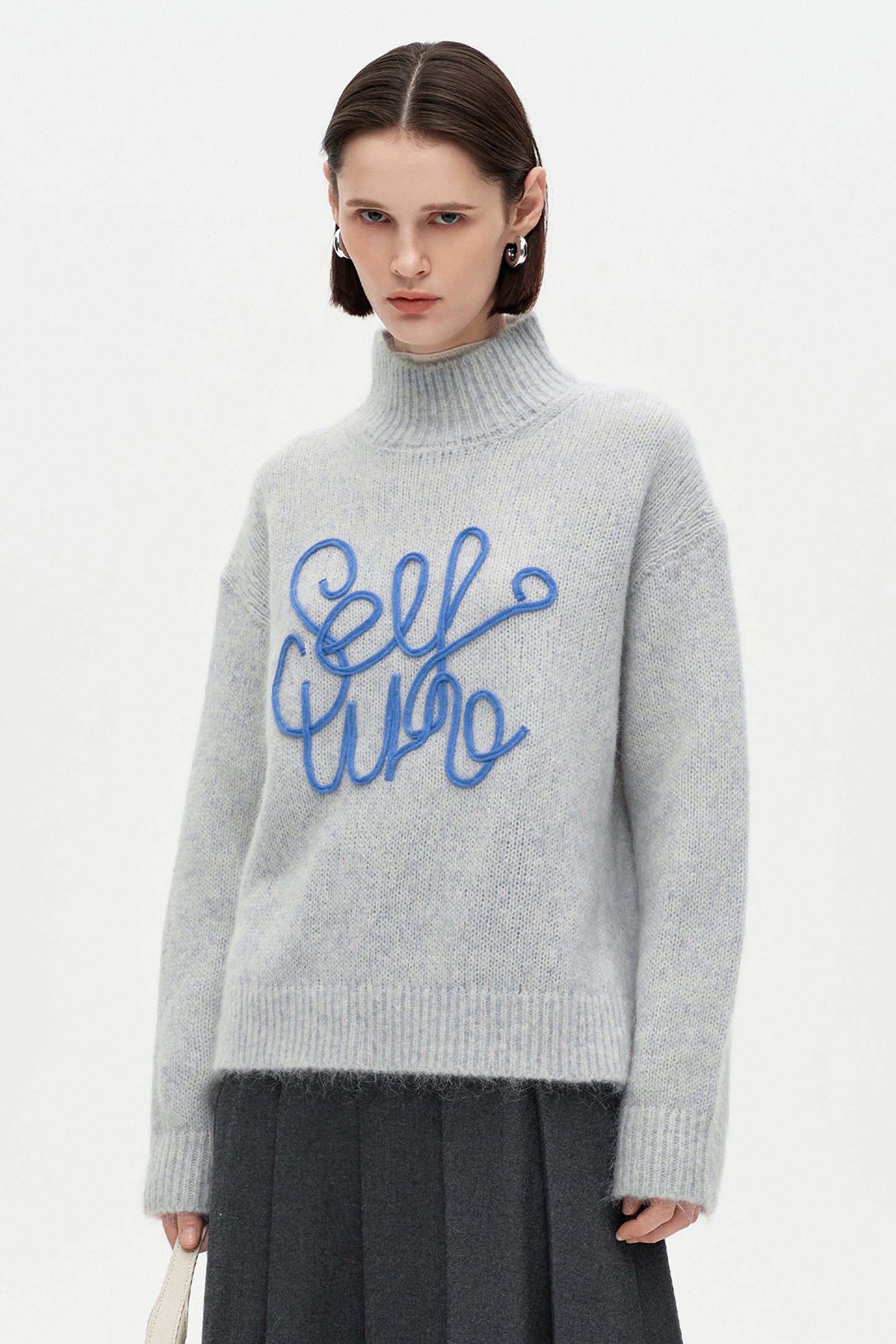 SELFWHO Wool Turtleneck Sweater