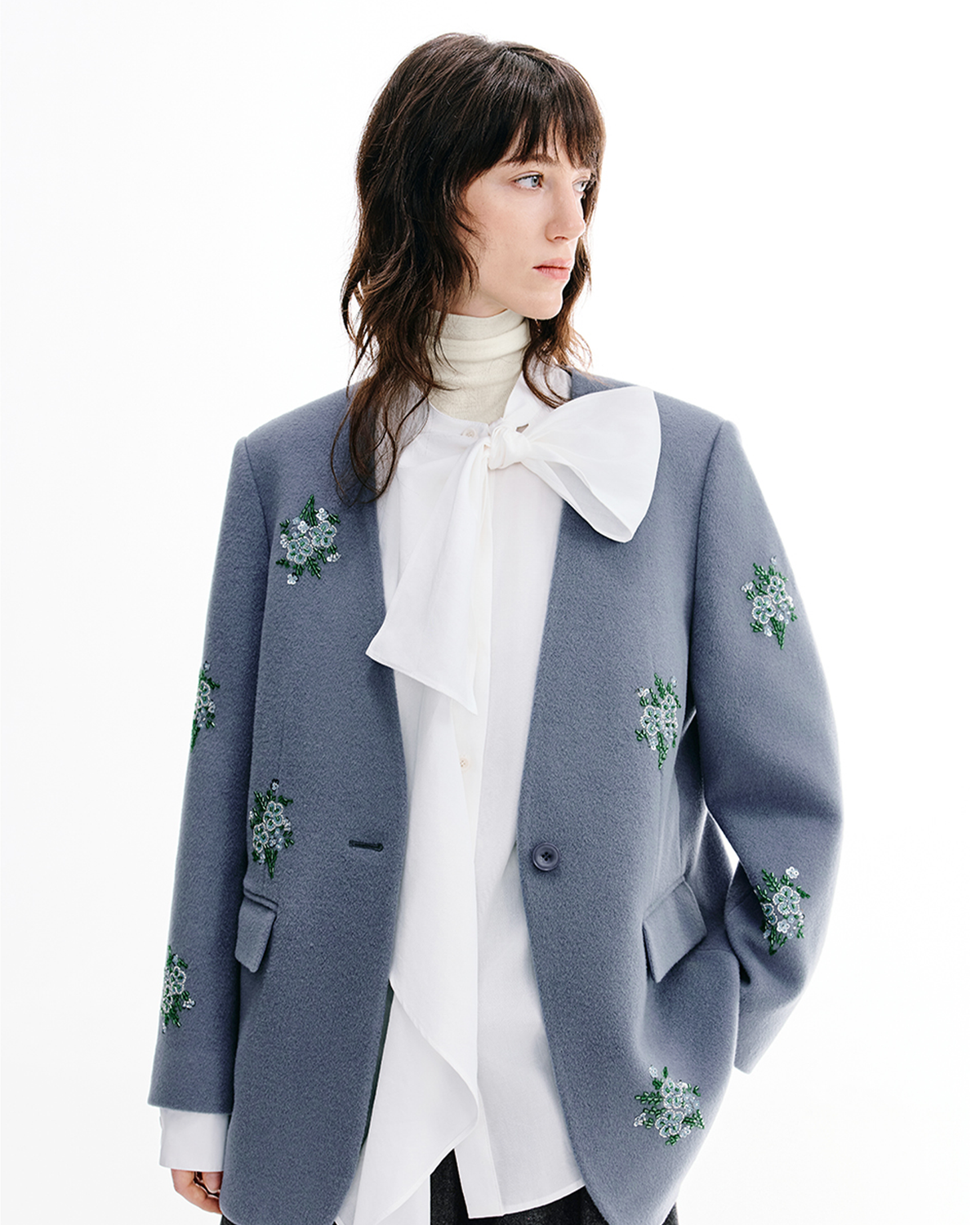 Meconopsis-Embroidered Wool Blazer – Relaxed Fit