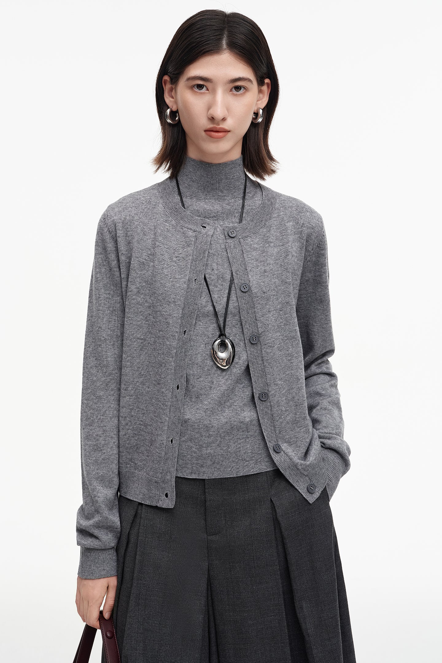 SELFWHO sheep wool blend classic round neck knitted bottoming shirt + cardigan set