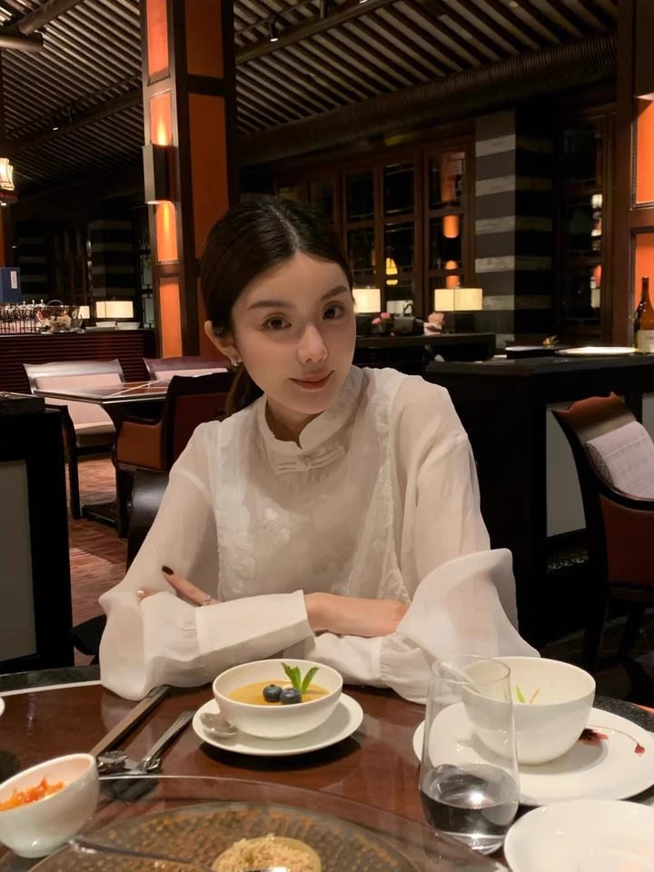 SEFLWHO Handmade Light Luxury Two-Piece Top + Shorts