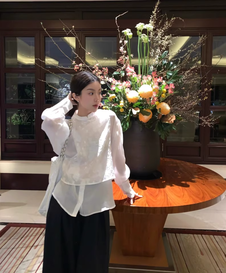 SEFLWHO Handmade Light Luxury Two-Piece Top + Shorts