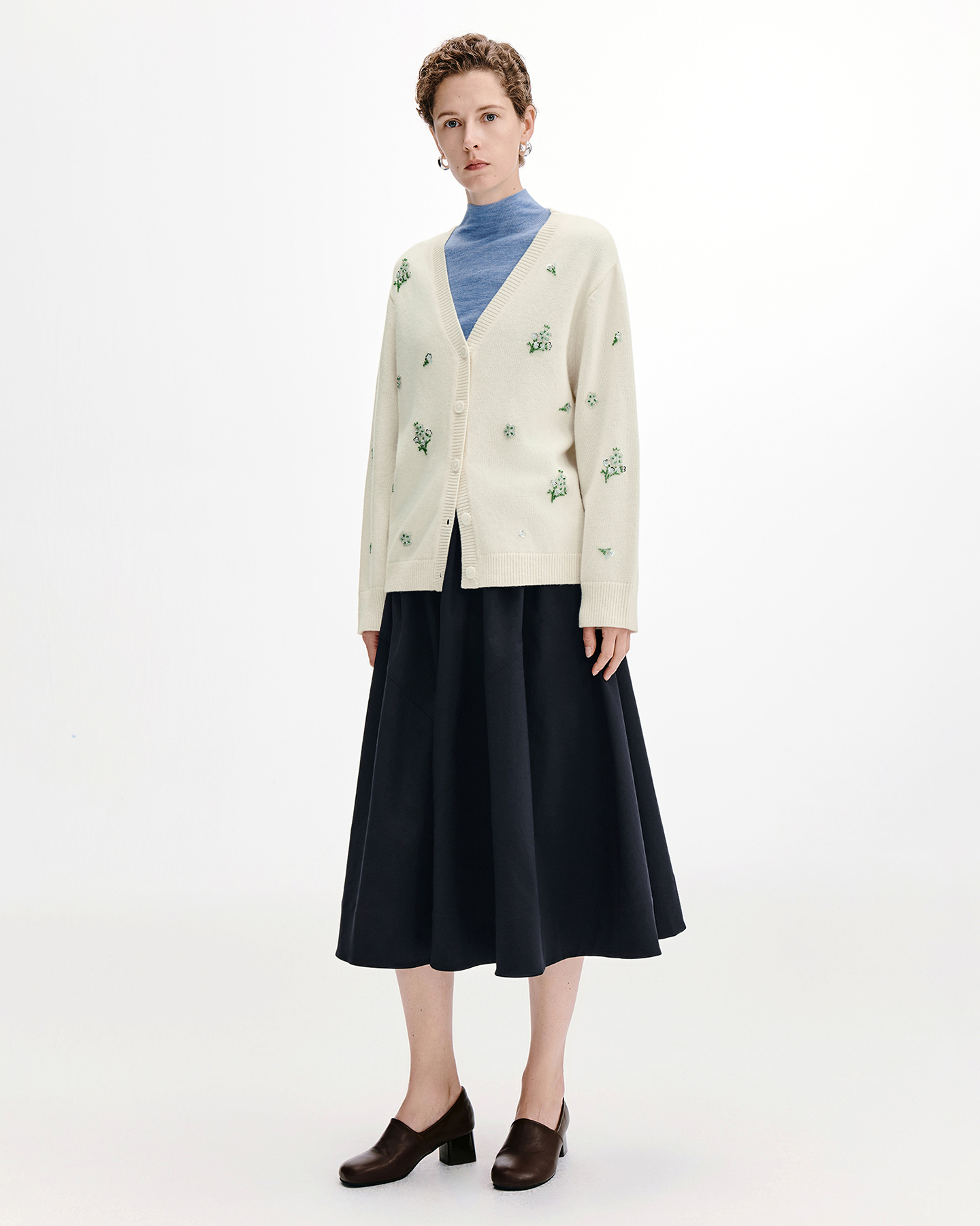 Meconopsis -Embroidered V-Neck Cardigan – Wool Blend