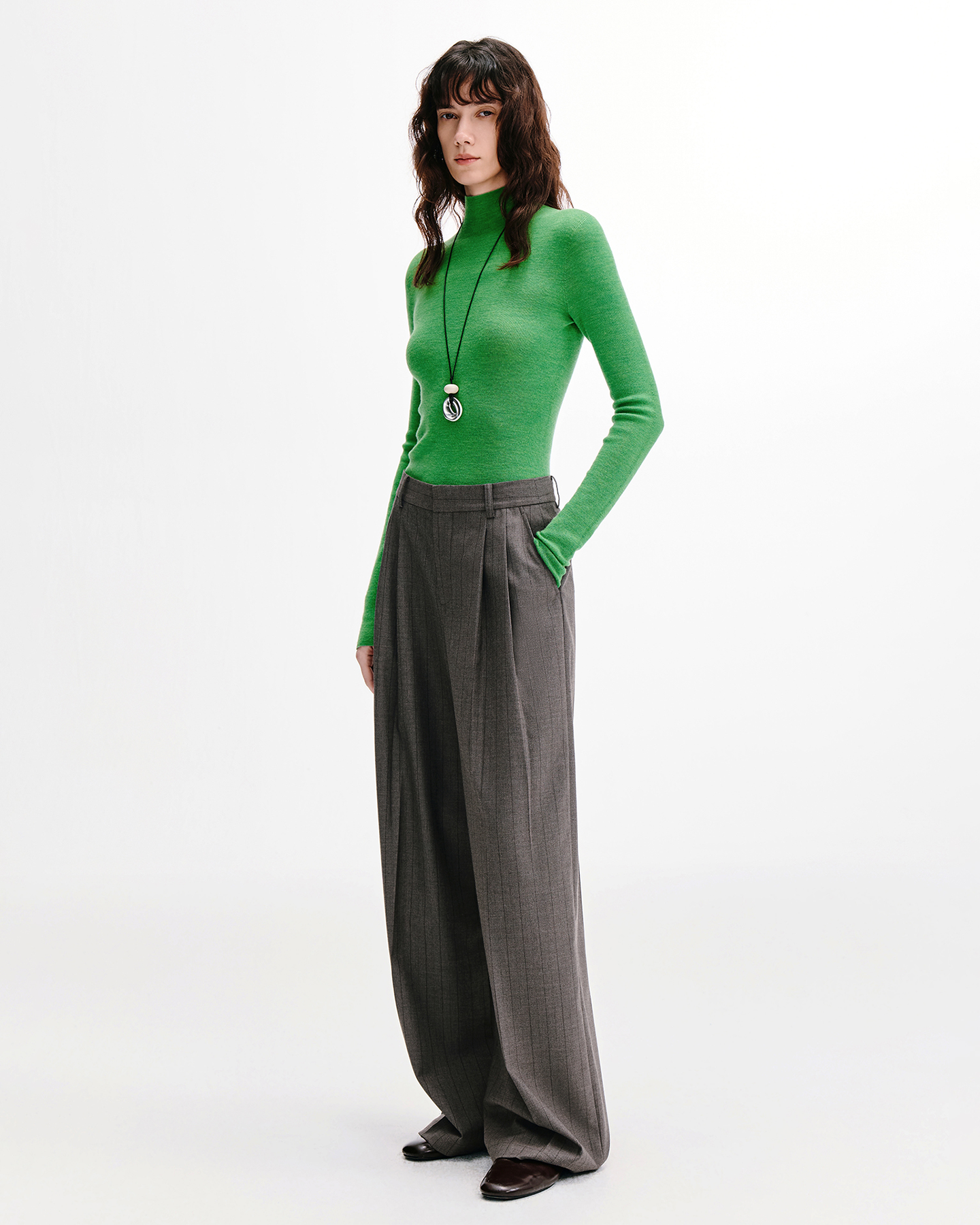 Pleated Straight-Leg Trousers – Textured Shadow Stripe
