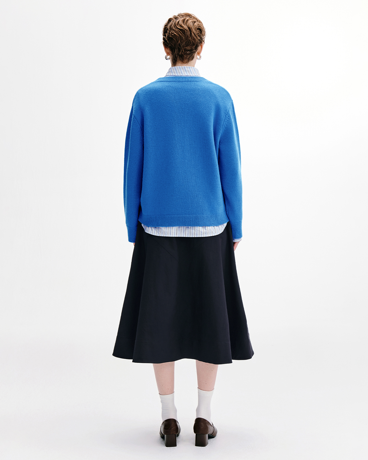 Meconopsis -Beaded V-Neck Pullover – Wool Blend