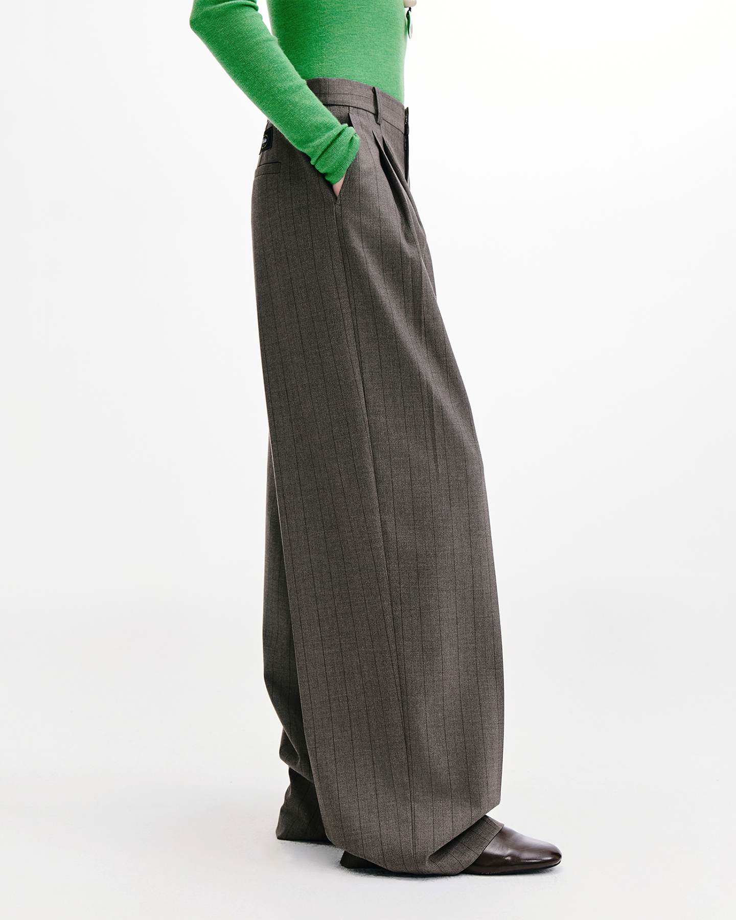 Pleated Straight-Leg Trousers – Textured Shadow Stripe