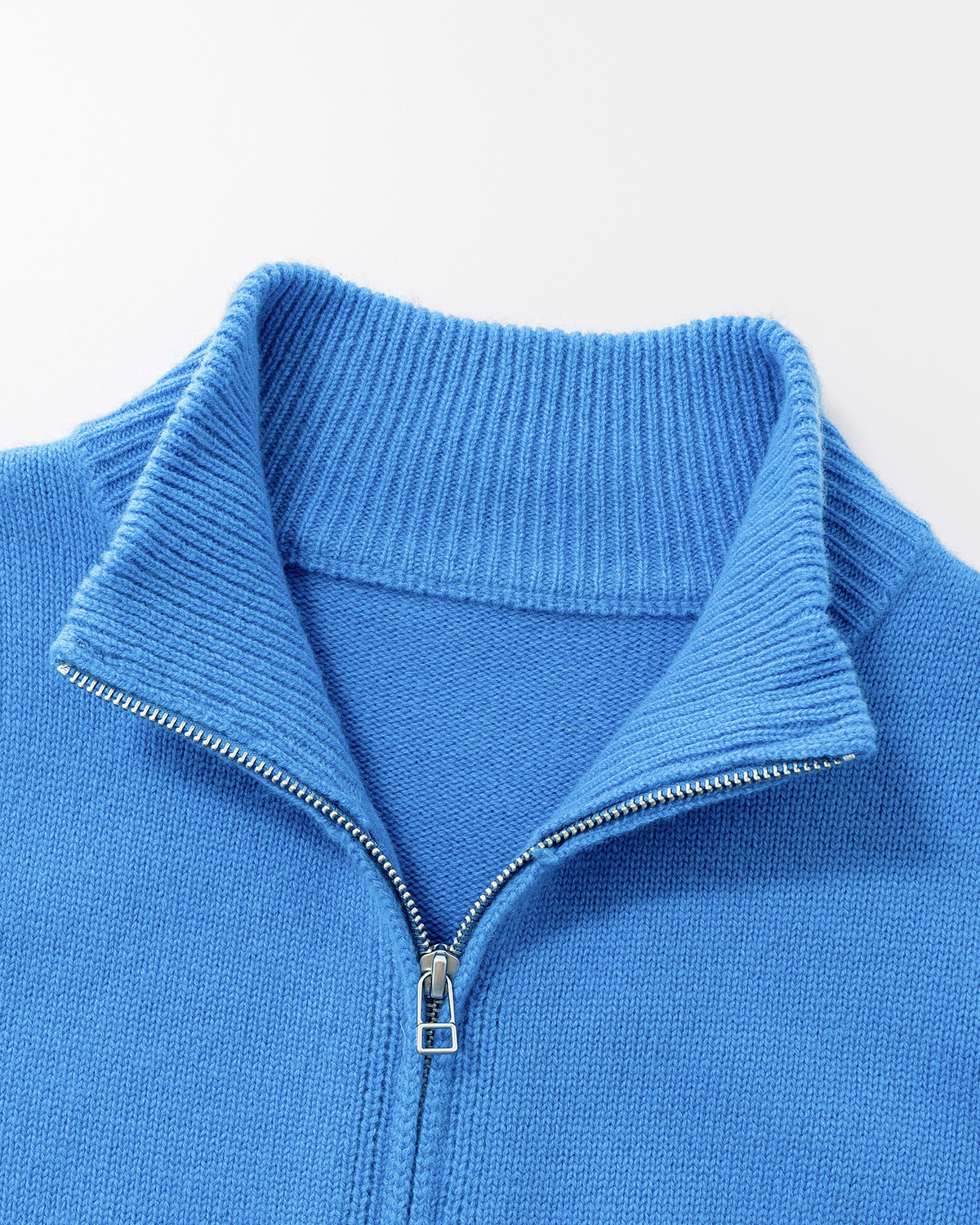 Zip-Front Turtleneck Sweater – Cropped Fit