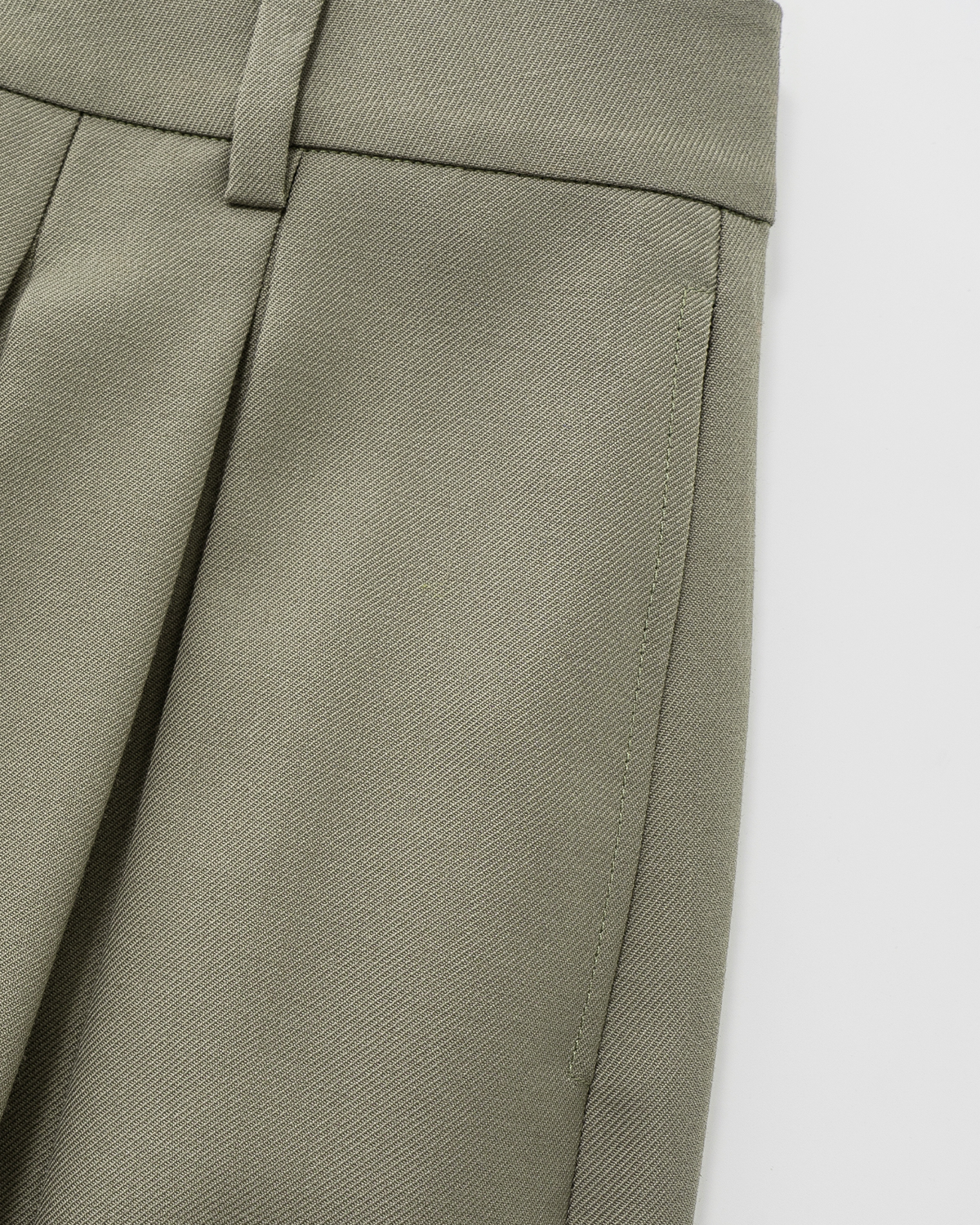 Pleated Wide-Leg Trousers – Wool Blend