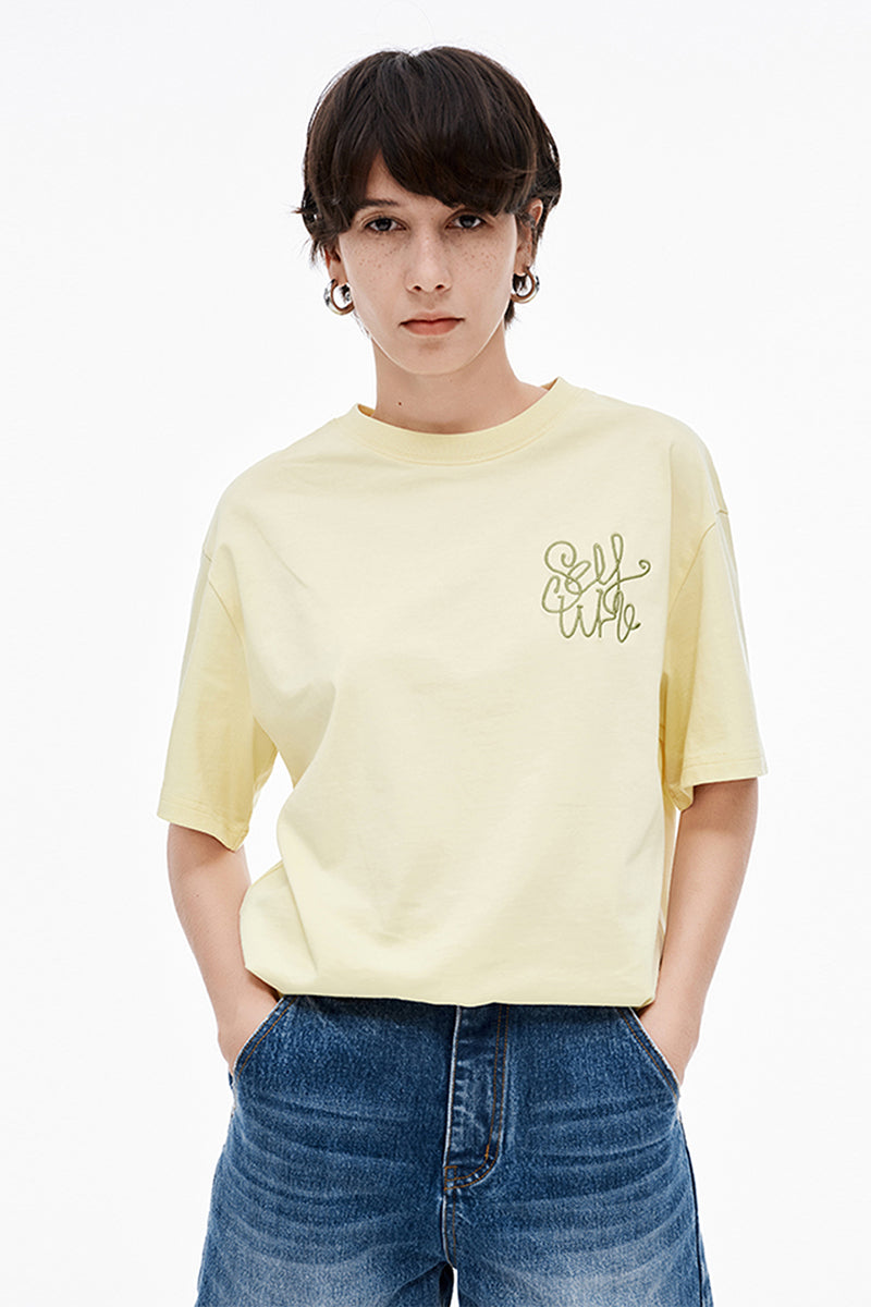 Contrast Color Embroidered Short-Sleeved T-Shirt