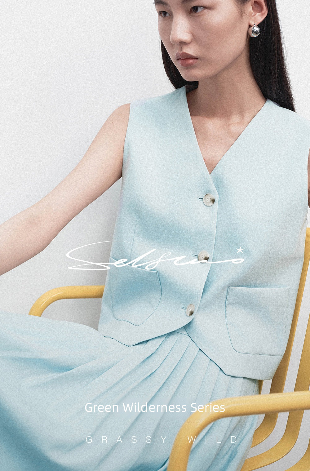 Classic Cropped V-Neck Vest (Acetate Blend)