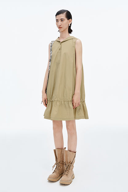 SELFWHO Khaki Pleated Design Hooded Sleeveless Dress