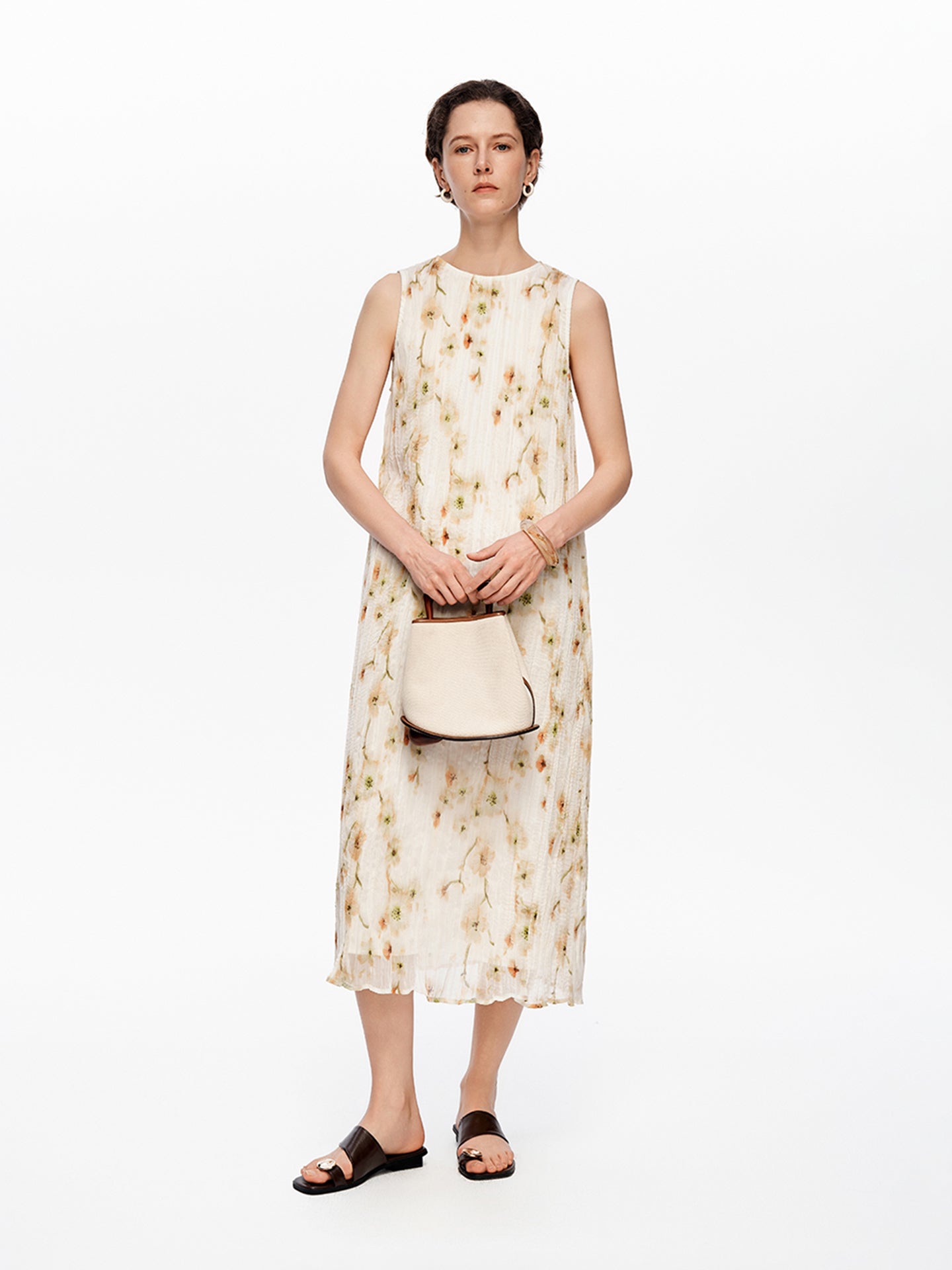 Vacation-Style Sleeveless Dress with Begonia Print