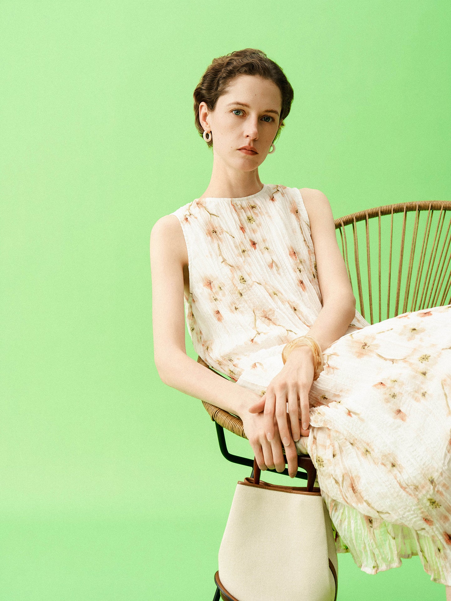 Vacation-Style Sleeveless Dress with Begonia Print
