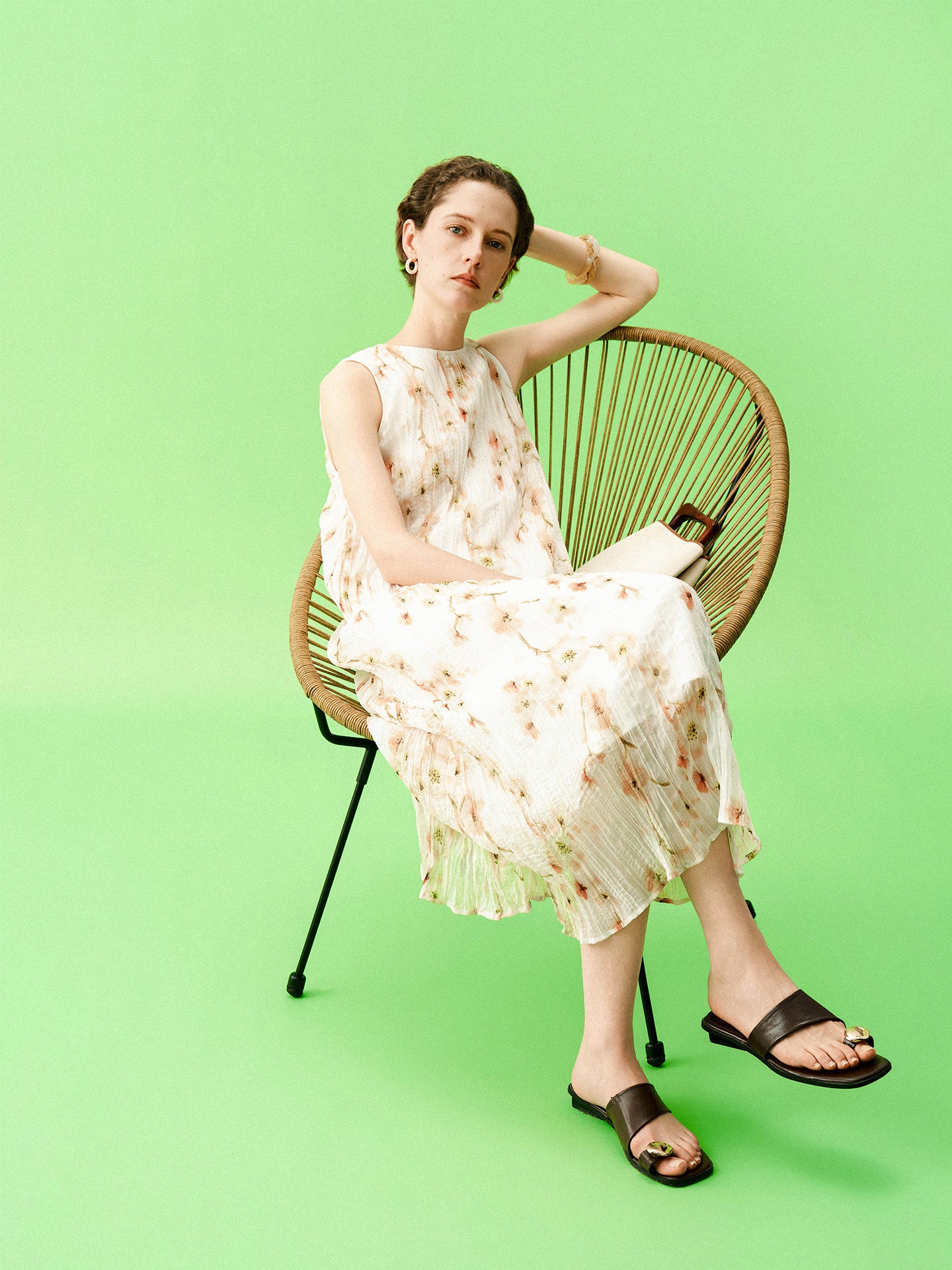Vacation-Style Sleeveless Dress with Begonia Print