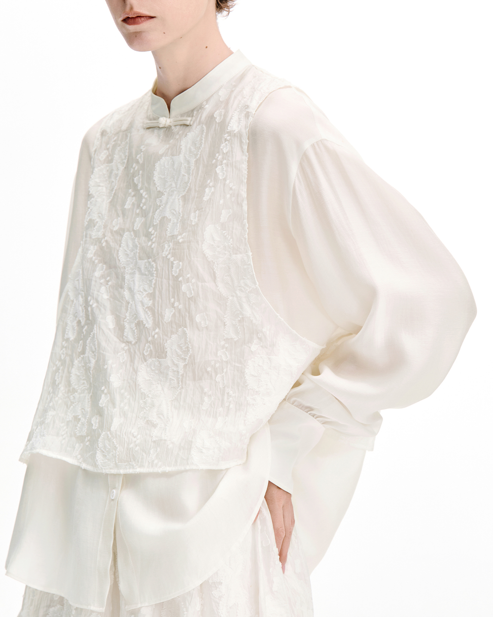 Rose Jacquard Mandarin Collar Three-Piece Set – Top, Shorts & Maxi Skirt