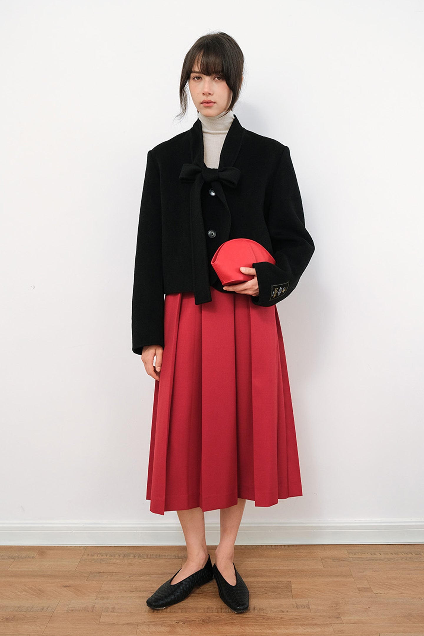 SELFWHO 100% WEool Short Coat With Flowing Collar